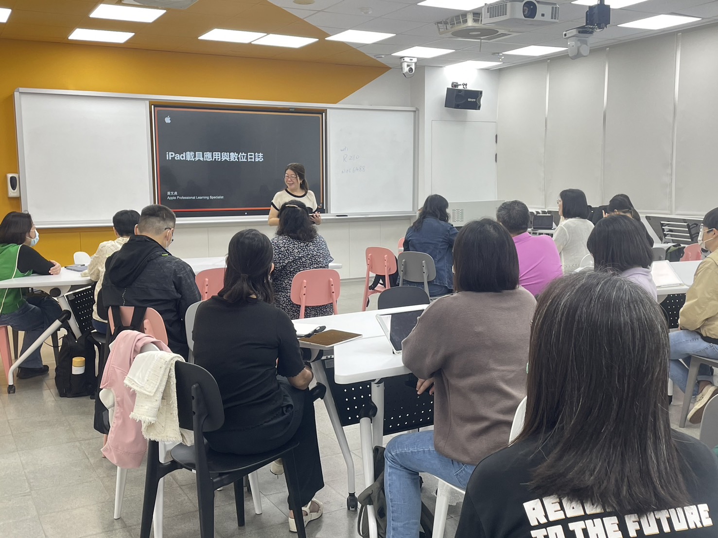 本校智慧教育中心數位學習課程報名踴躍，AI教育已成趨勢