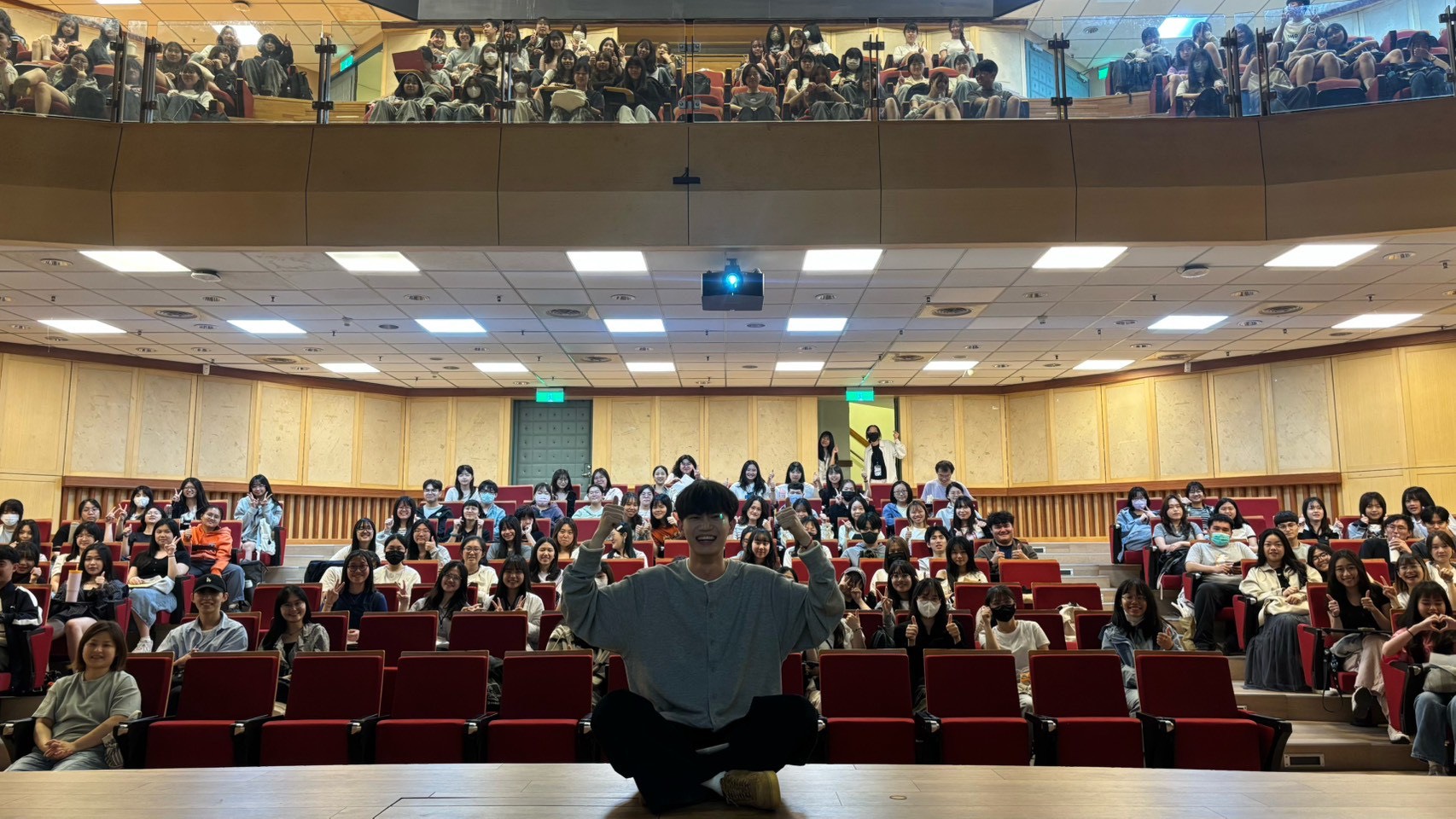 Jeffrey’s Lecture, ‘’Connecting with the World, One Swipe at a Time’’, Opens New Horizons for Language Professionals