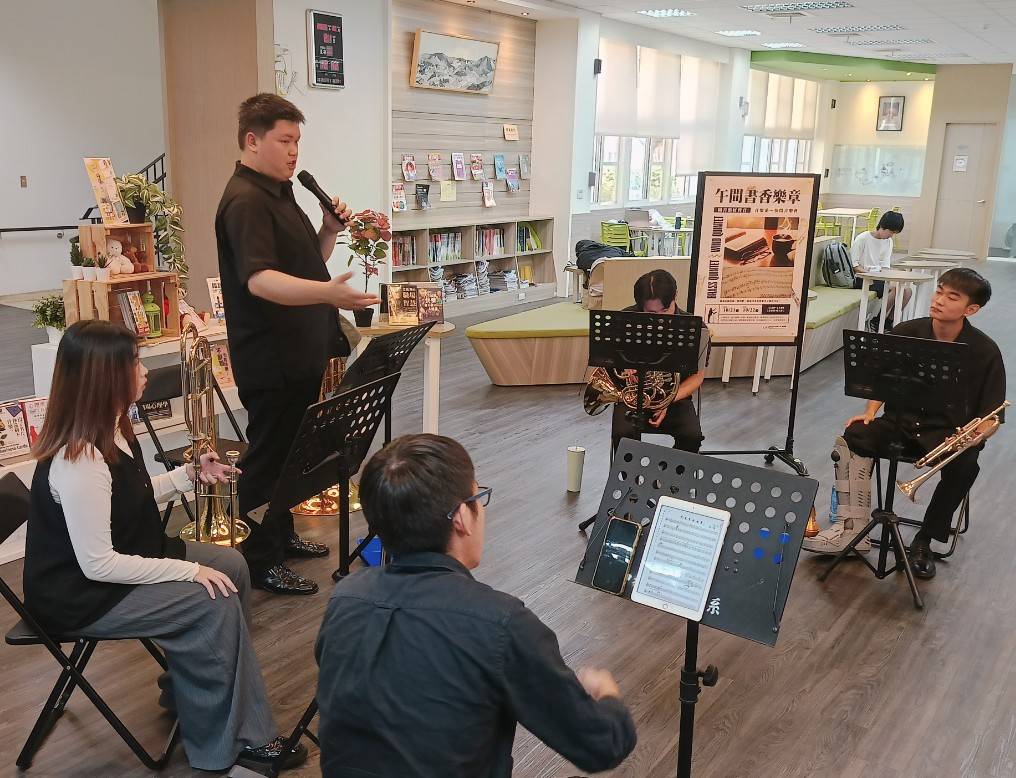 閱讀與音樂的奇妙邂逅—圖書館「午間書香樂章-快閃音樂會」驚喜登場